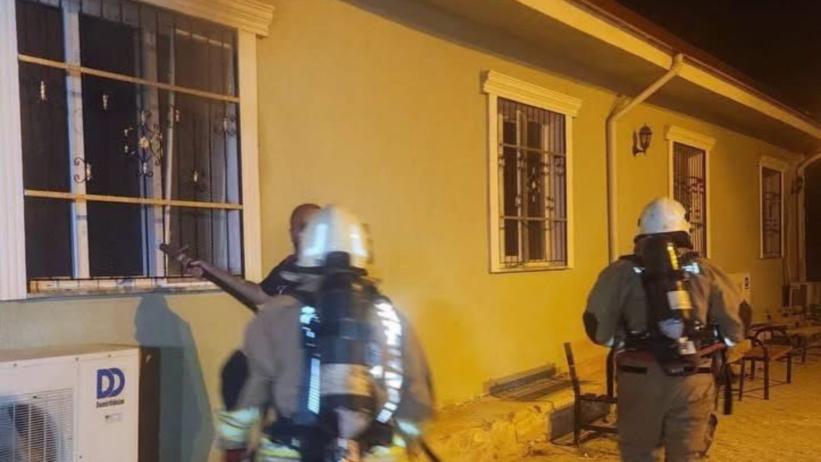 Kırıkhan Özyörük Mahallesi'nde Camide Yangın Çıktı (1)