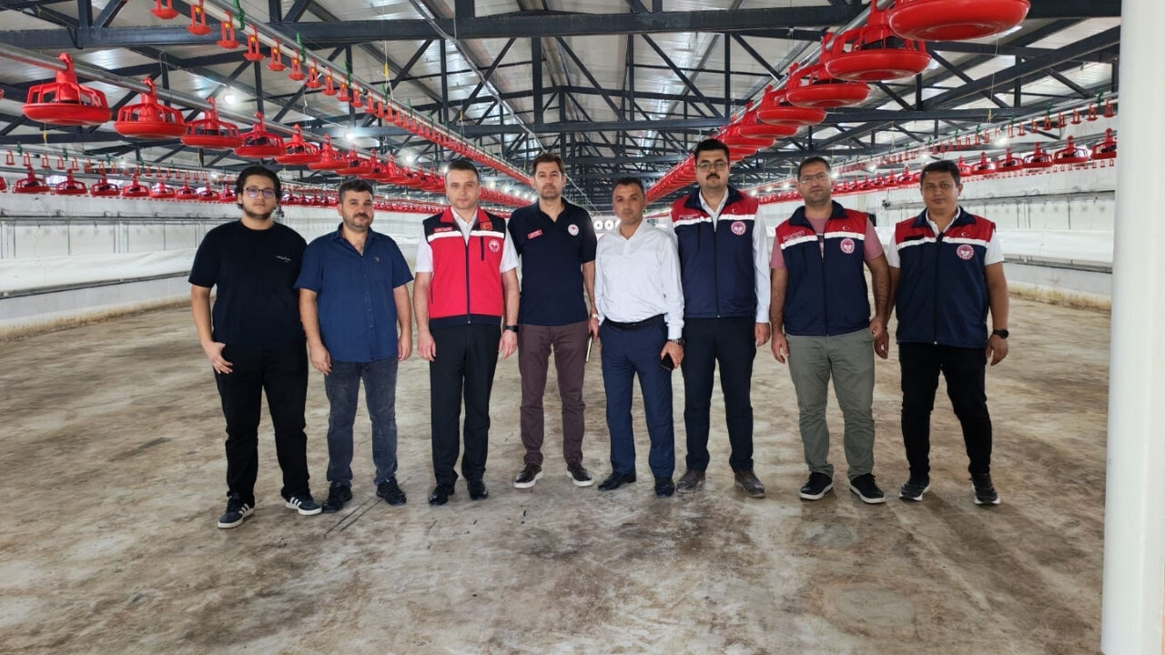 Kırsal Kalkınmada Başarı Örneği! Osmaniye'nin 60 Bin Kapasiteli Tavuk Tesisi (1)