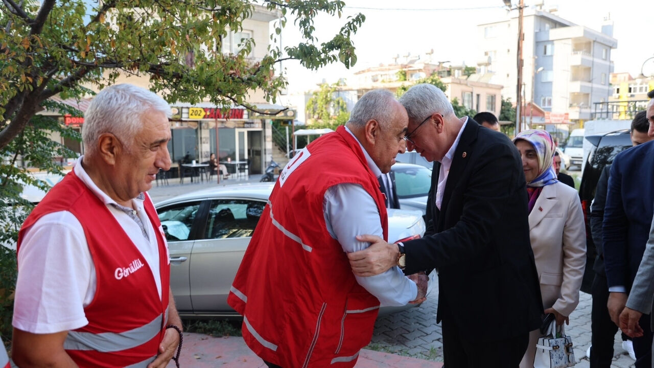 Milletvekili Seydi Gülsoy’dan Kızılay Düziçi Şubesi’ne Ziyaret (3)