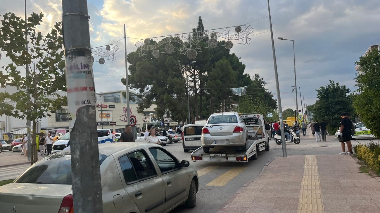 Osmaniye Avm Civarında Korkutan Kaza! (2)