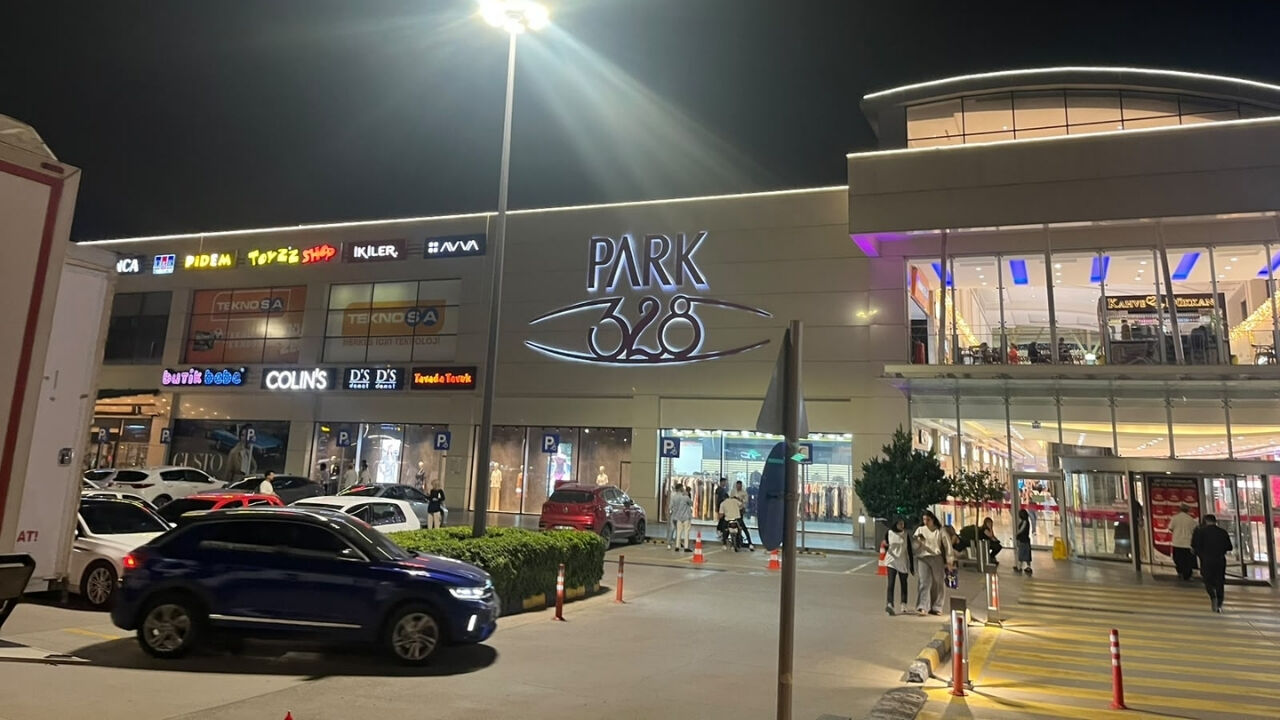 Osmaniye'de Dışarı Çıkanlar Soluğu Orada Aldı (1)