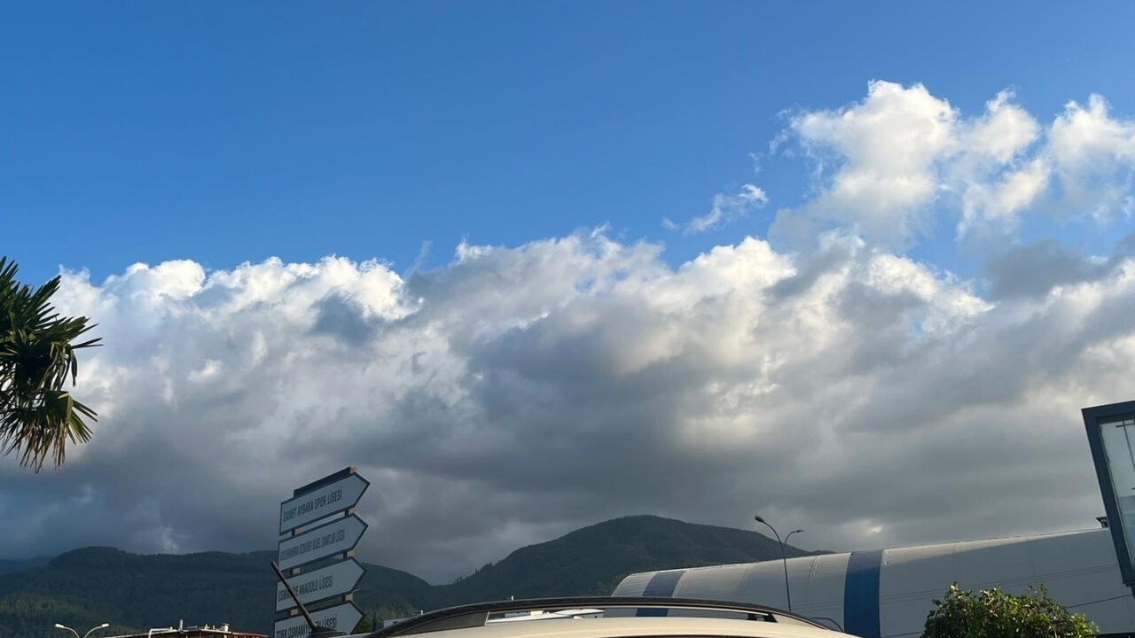 Osmaniye'de Gökyüzünü Kaplayan Karanlık Neyin Habercisi Meteoroloji Son Noktayı Koydu (2)