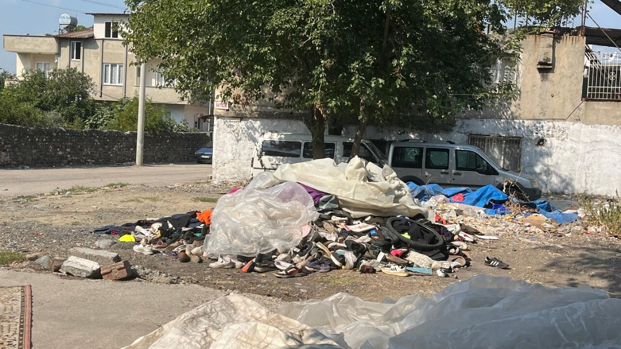 Osmaniye'de Kırmızı Halıda Lüks Değil, Yoksulluk Sergileniyor! (3)