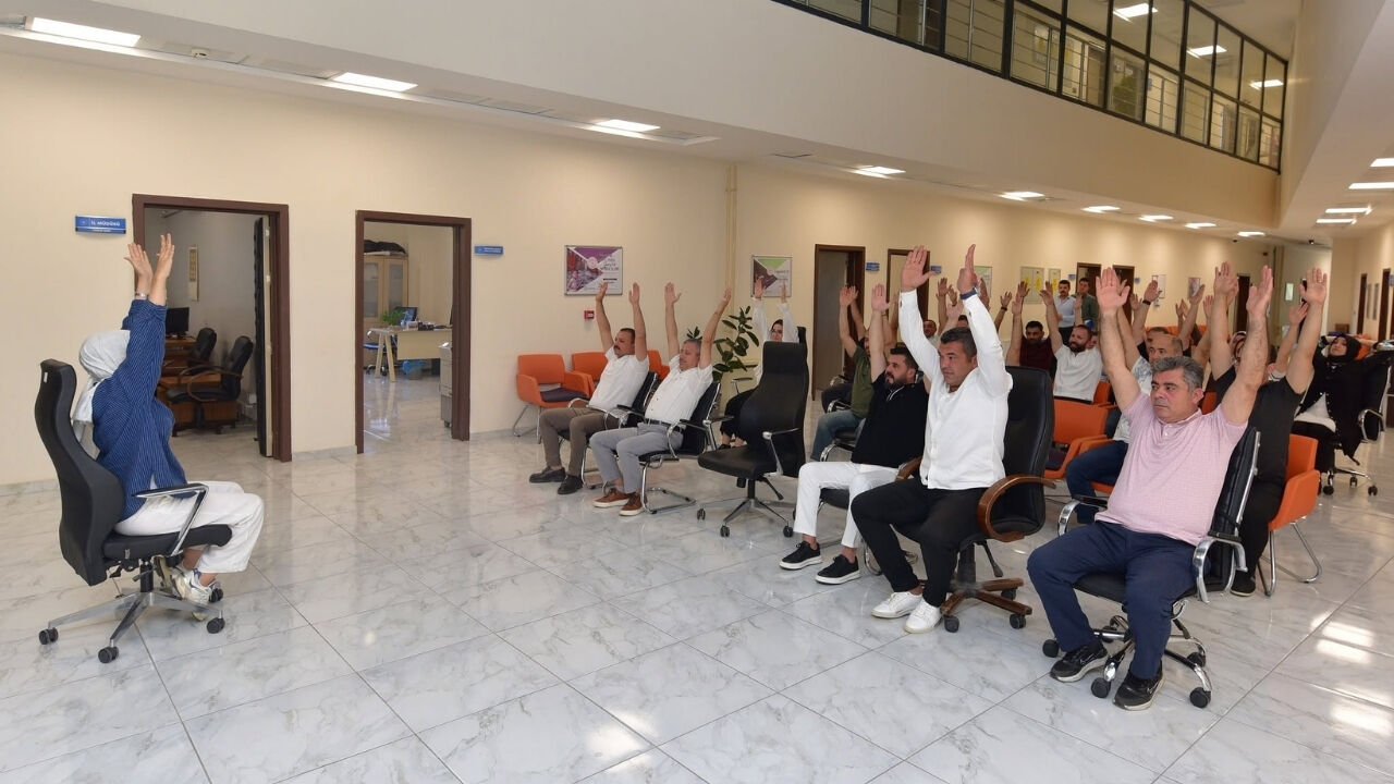 Osmaniye'de Masadan Kalkmadan Egzersiz Yaptılar (2)