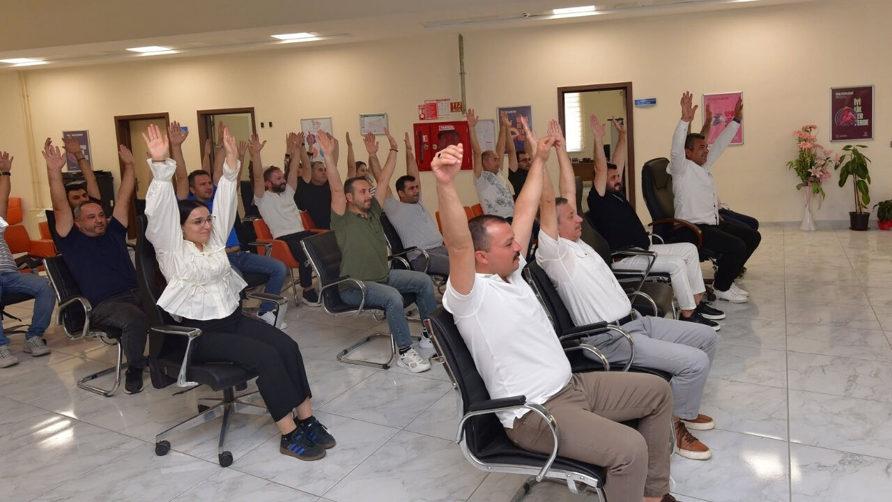 Osmaniye'de Masadan Kalkmadan Egzersiz Yaptılar (3)