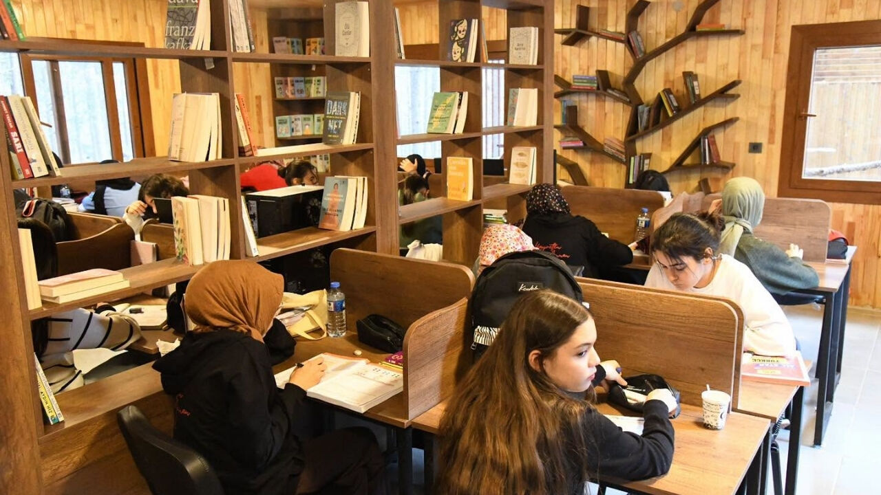 Osmaniye'de Öğrenciler 1650 Rakımda Moral Depoladı (2)