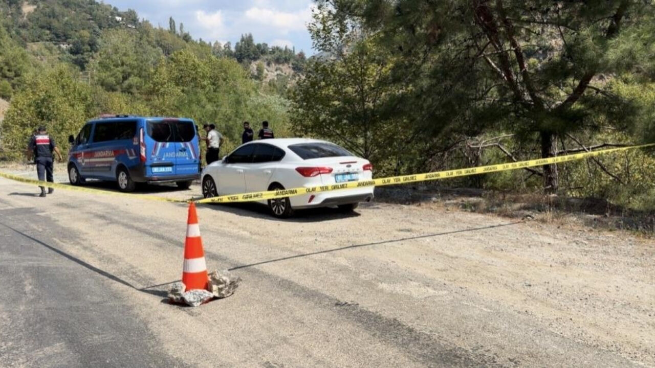 Osmaniye'de Otomobil Uçuruma Yuvarlandı 1 Ölü, 1 Yaralı (2)