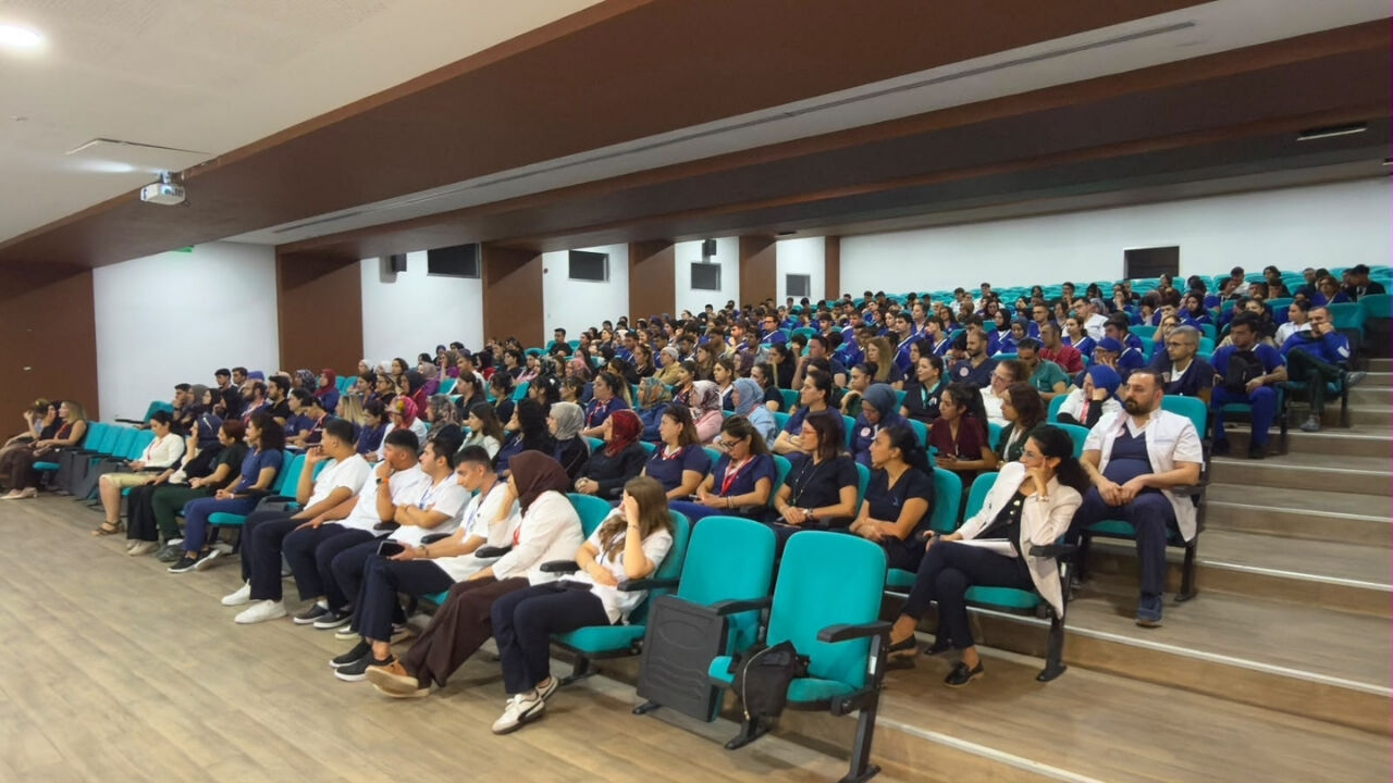 Osmaniye'de Sağlıkçılara Hayati Cpr Eğitimi (2)