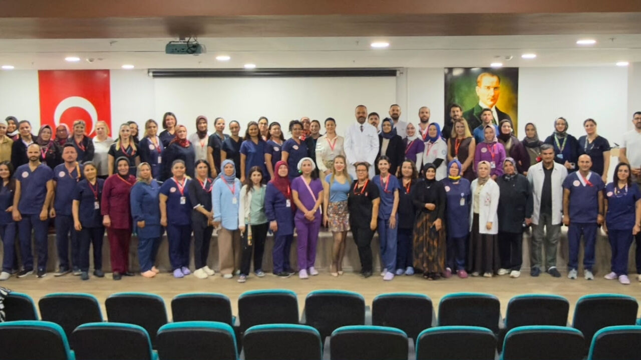 Osmaniye'de Sağlıkçılara Hayati Cpr Eğitimi