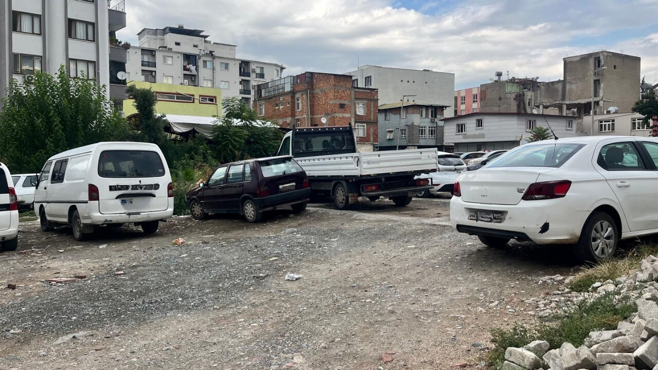 Osmaniyede Sürücüler Boş Arazilere Ve Taşlık Alanlara Sığınıyor