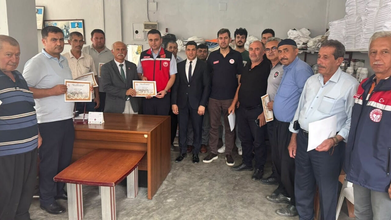 Osmaniyeli Bal Üreticileri Artık Kendi Ana Arılarını Yetiştirecek (4)