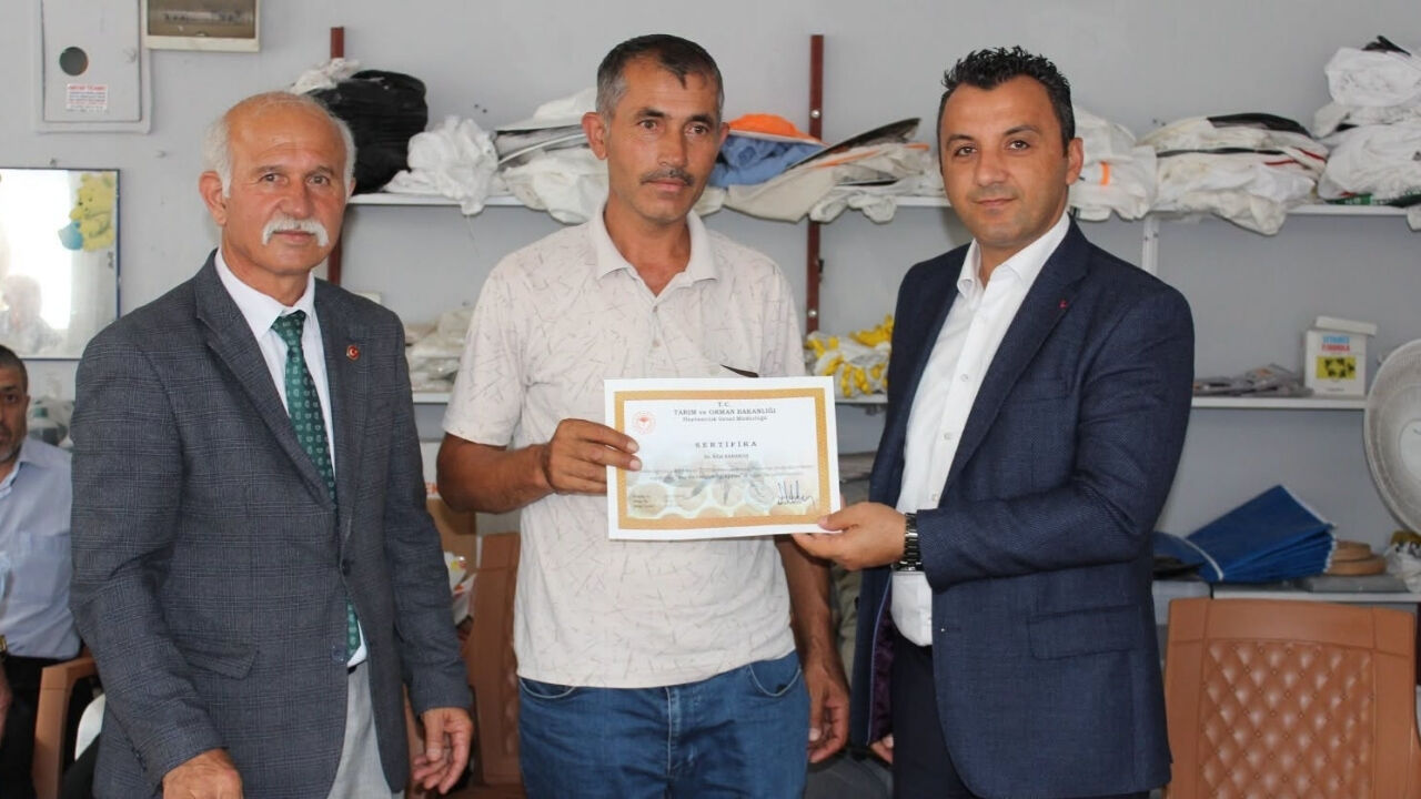 Osmaniyeli Bal Üreticileri Artık Kendi Ana Arılarını Yetiştirecek (5)