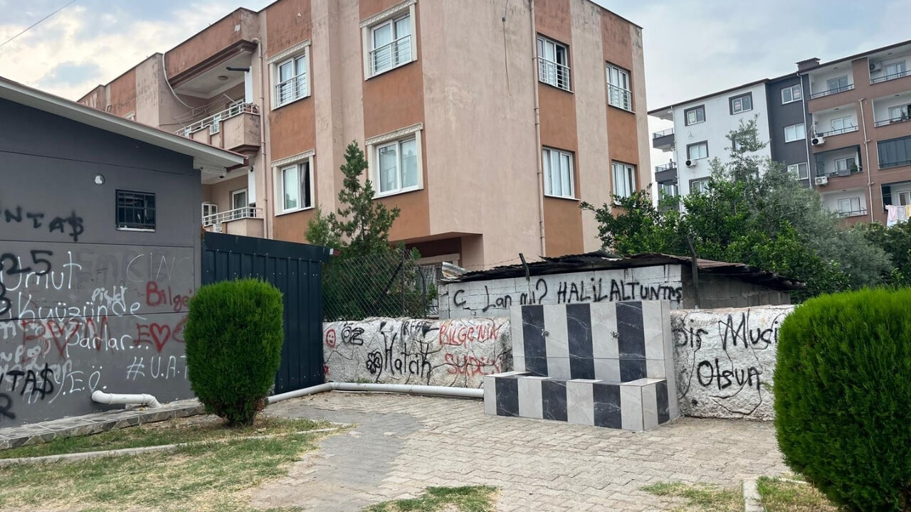 Osmaniyeli Muhtardan Gençlere Ezber Bozan Teklif Duvarları Bırakın, Size... (2)