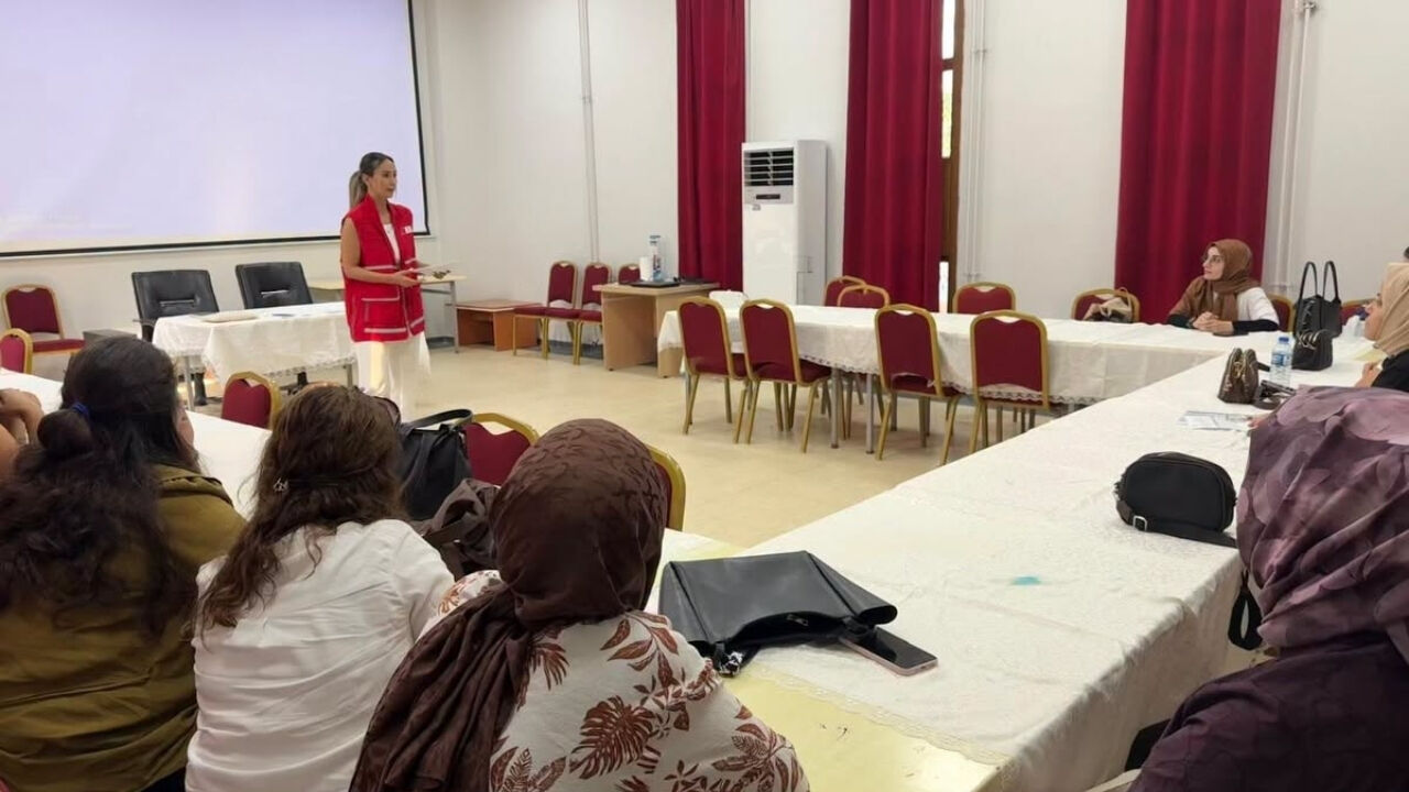 Osmaniye'nin Gönüllüleri Çocukların Dilinden Anlamak İçin Buluştu (2)