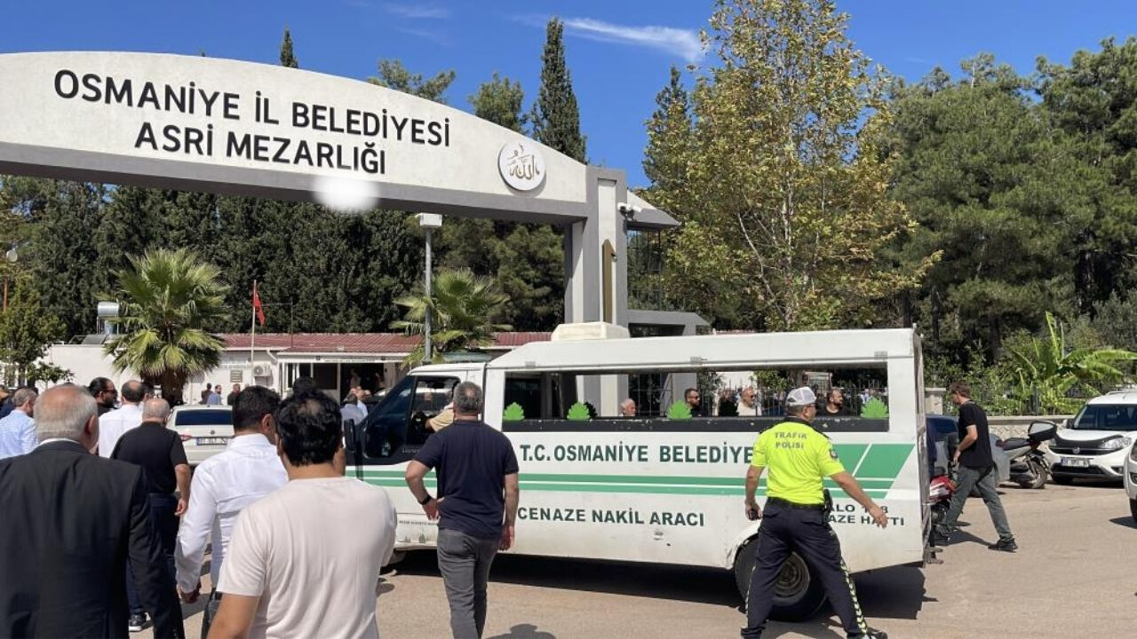 Silahlı Saldırıda Ölen Öğretmen Mehmet Bilgili Defnedildi