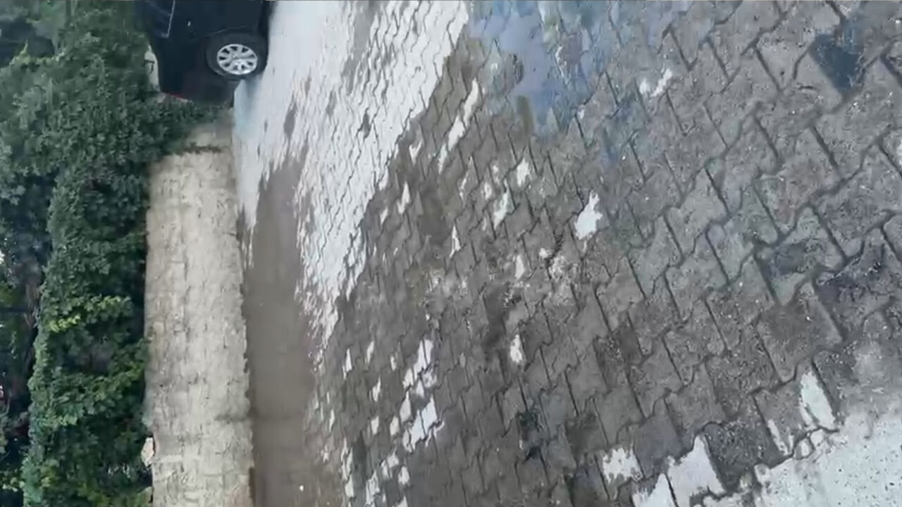 Tamir Ediliyor Ama Yine Patlıyor! Alibeyli Esnafı Kokudan Nefes Alamıyoruz! (1)