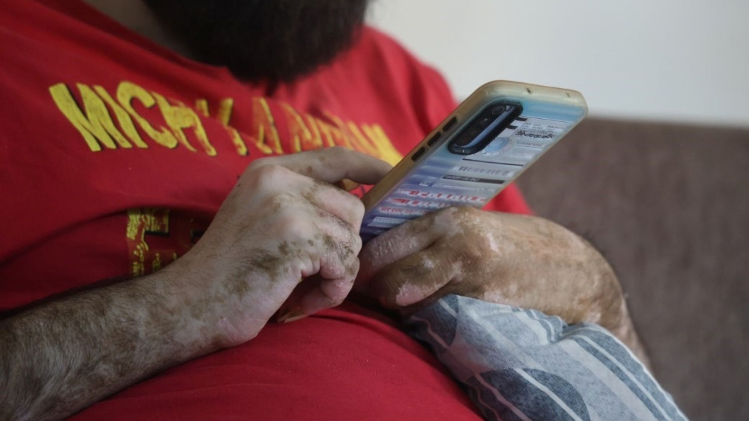 Tedaviyi Reddeden Telefon Bağımlısı Barış Sanal Yaşamına Geri Döndü (2)