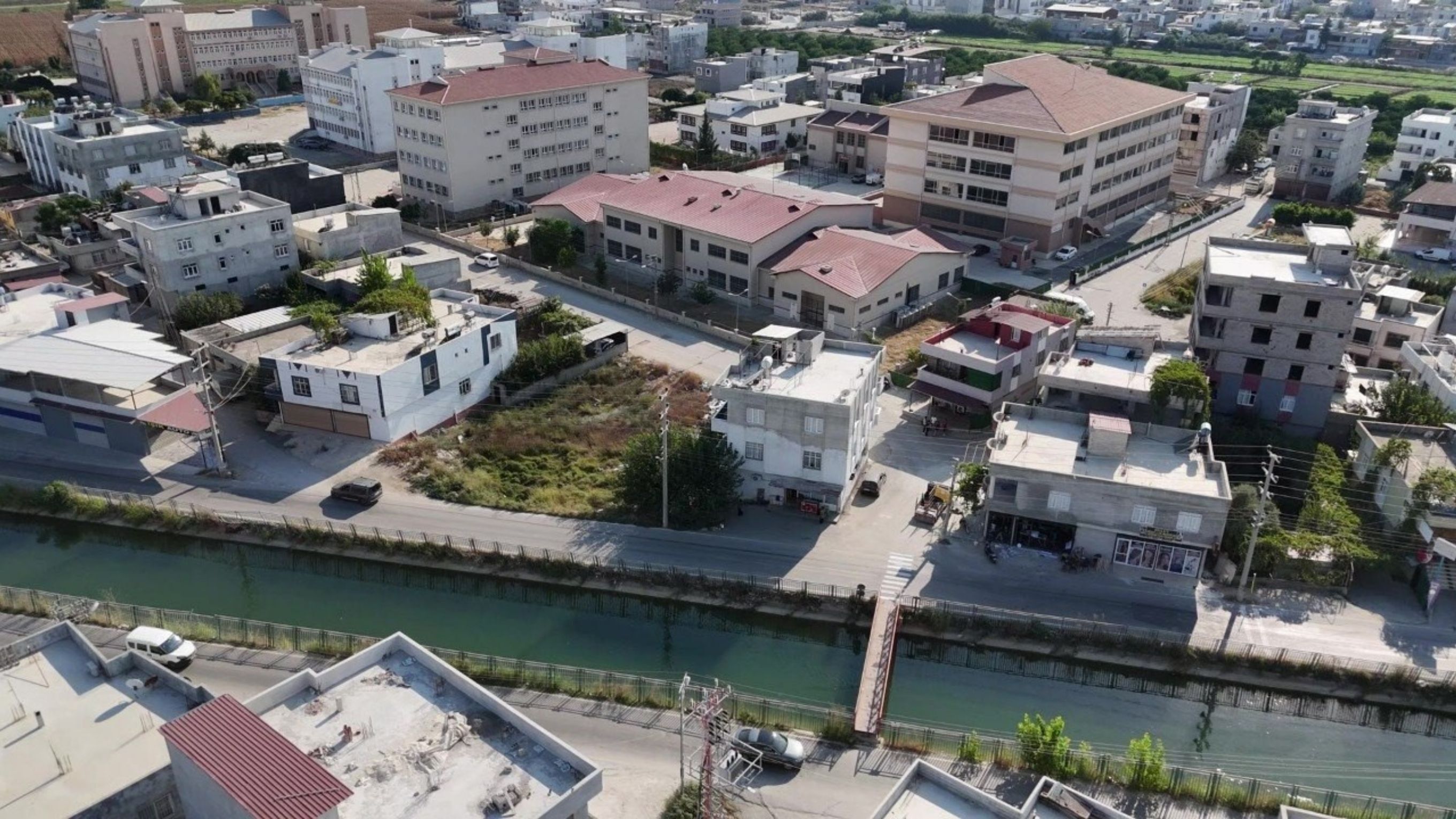 Veli Yola Kendi Imkanlarıyla Yaya Geçidi Çizdi (2)