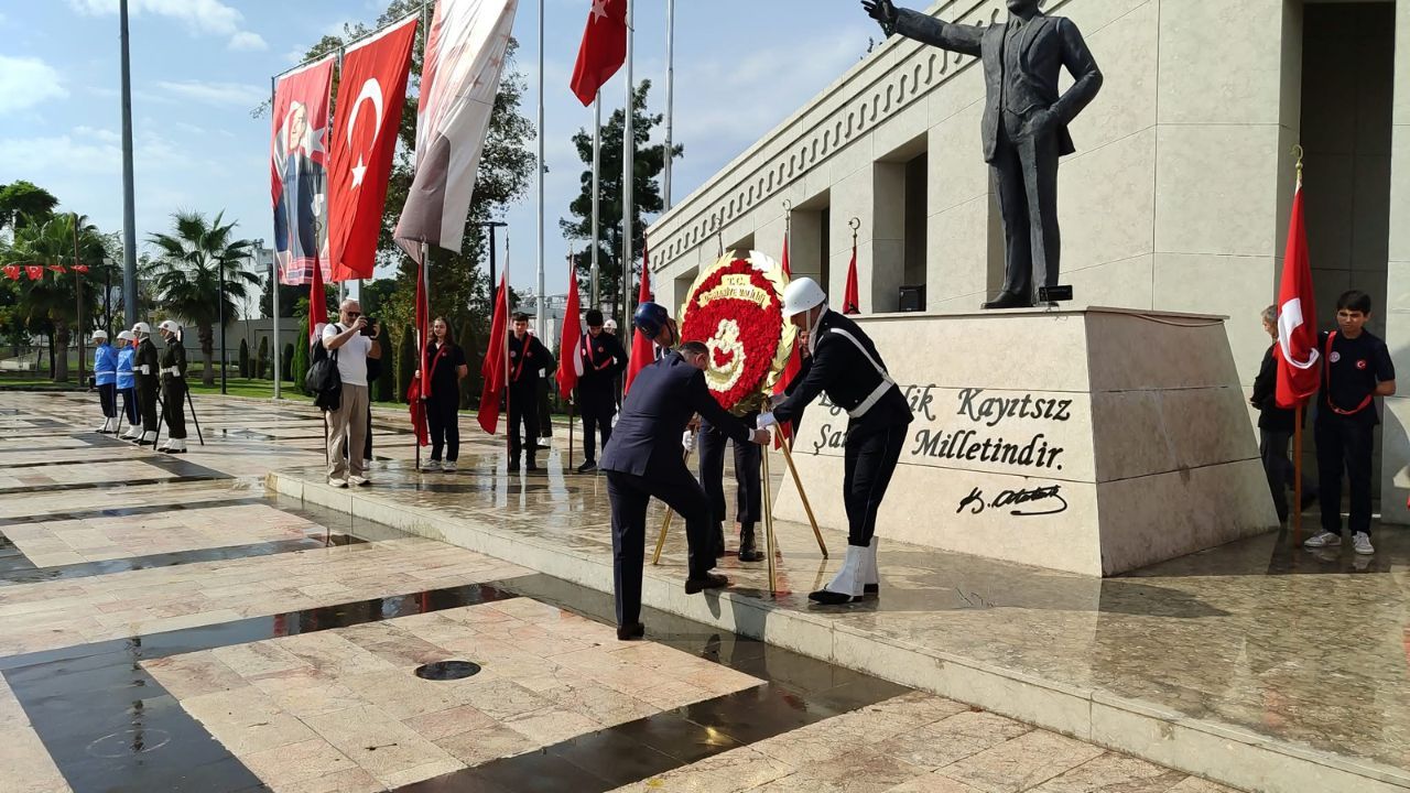 28 Ekim Osmaniye'de Çelenk Sunma Töreni Gerçekleştirildi (3)