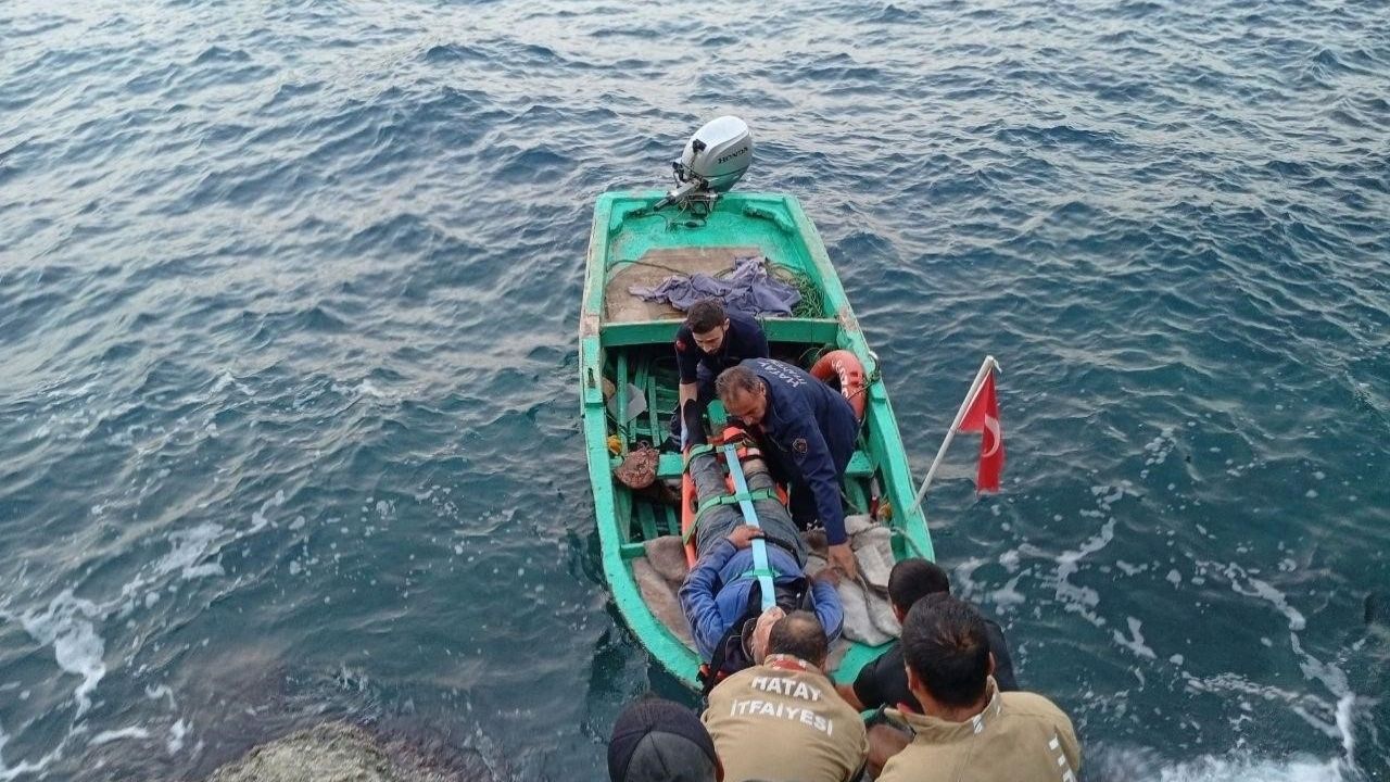 Balık Tutmaya Giderken Kayalıklardan Düşen Şahıs Yaralandı (1)
