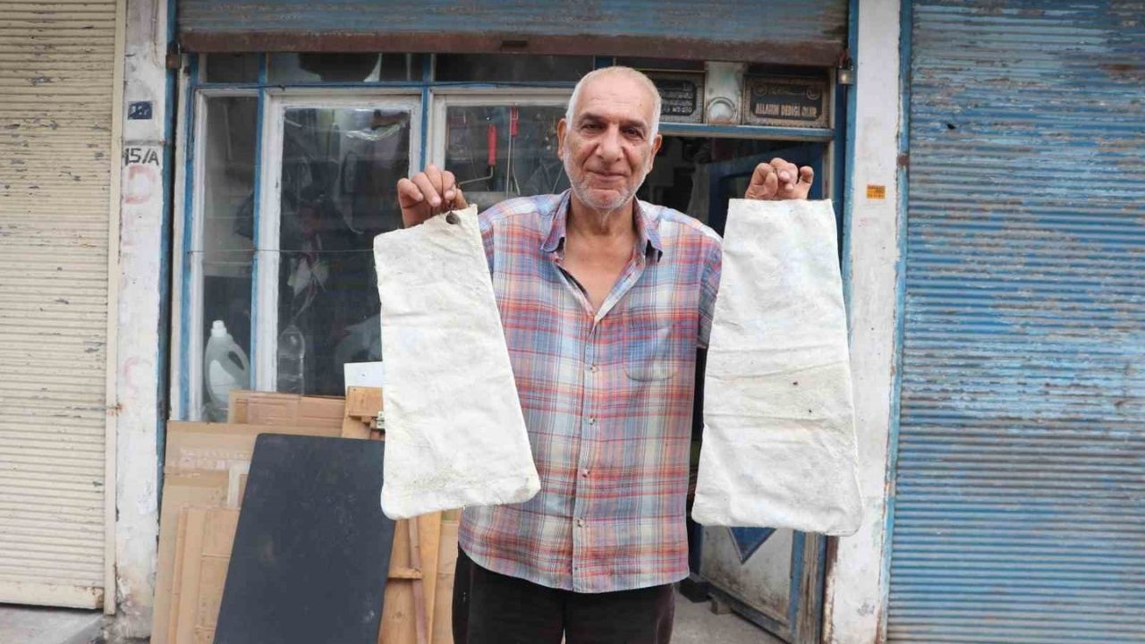 Derileri Tek Tek İşleyip Peynir Tulumuna Dönüştürüyorlar (2)