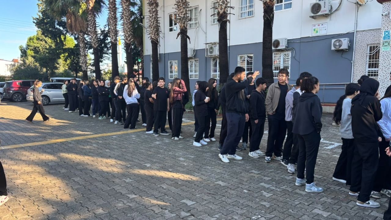 Ders Öncesi İçleri Isıttı! Osmaniye'deki O Lisede Renkli Anlar