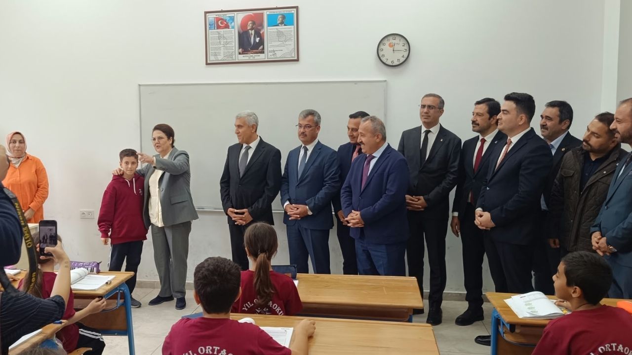 Derya Yanık'tan Osmaniye 75. Yıl Ortaokulu'na Ziyaret (3)