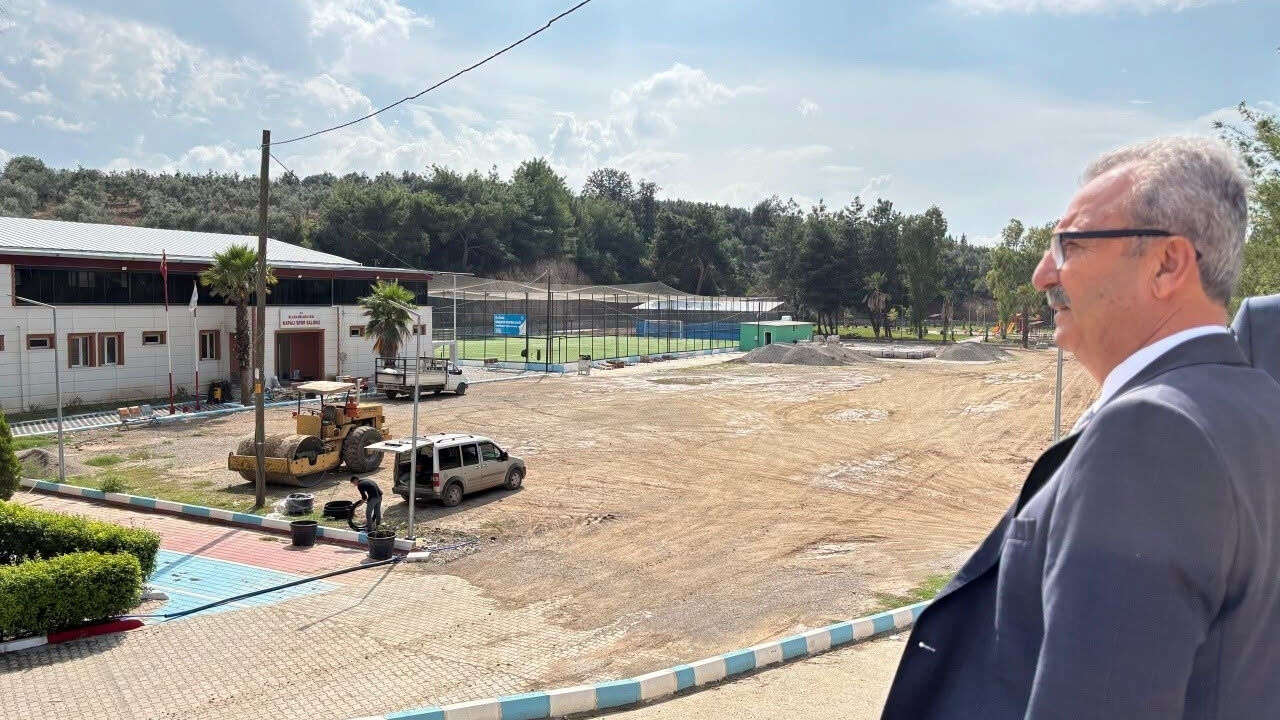 Ellek Turgut Özal Caddesi'ndeki Yol Sorununa Betonlu Çözüm (3)-1