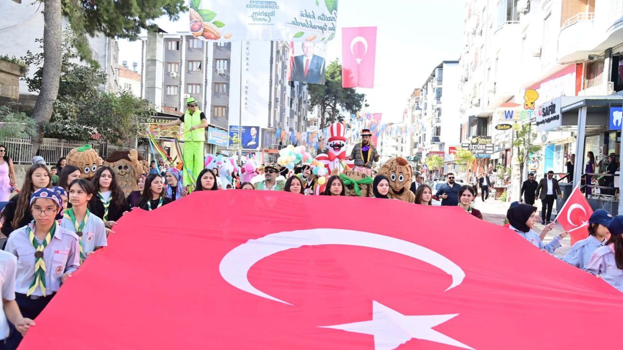 Emniyet Müdürü Sarıbuva’dan Fıstıkfest Mesajı Vatandaşımızın Yüzü Güldükçe Yüzümüz Gülüyor