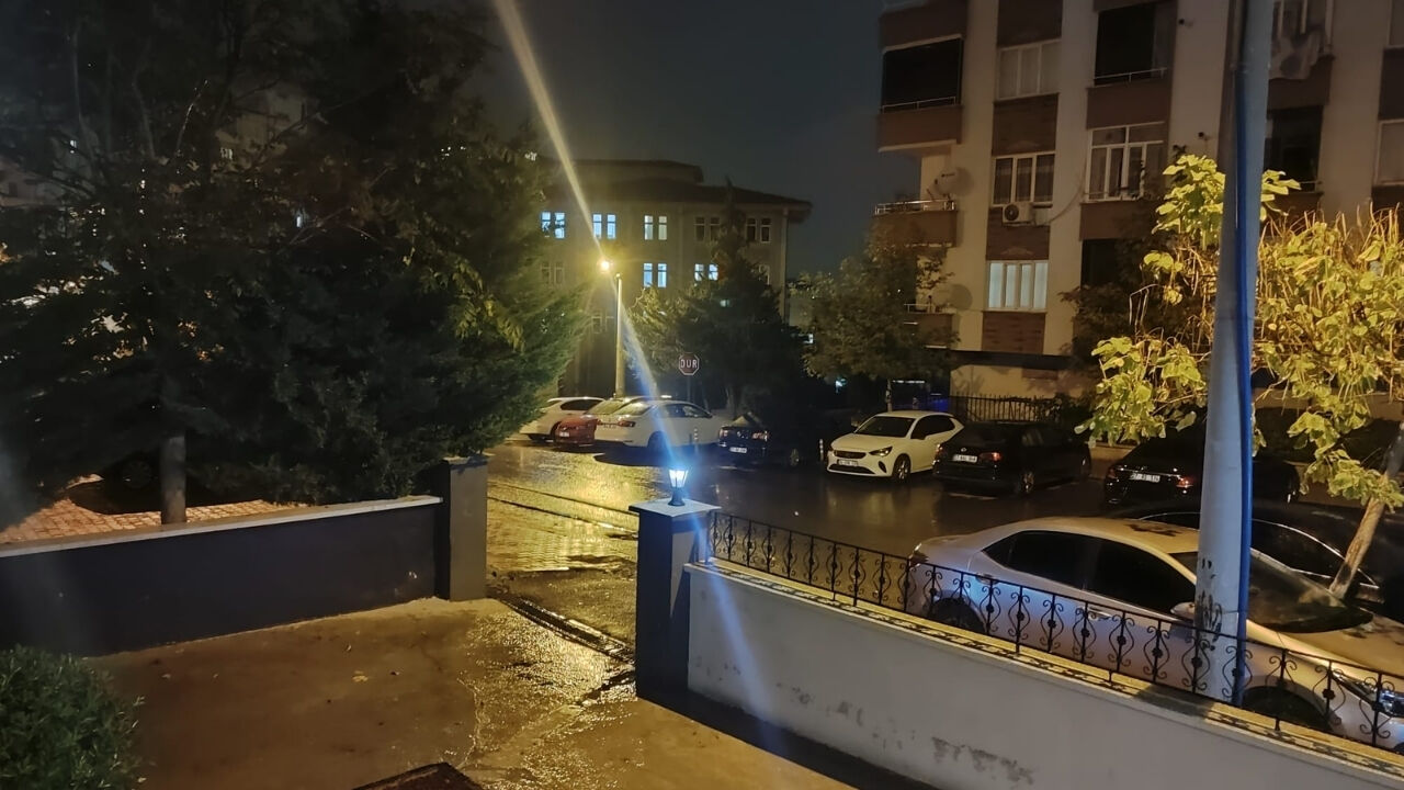 Gaziantep’te Gece Yarısı Yağmur Sürprizi! (2)