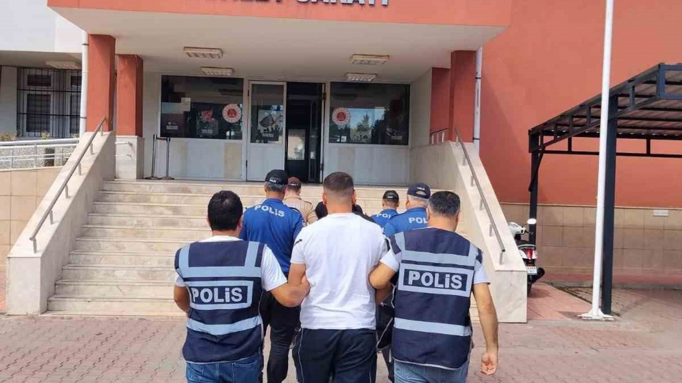 İmamoğlu İlçe Emniyet Müdürlüğü Tarafından Silah Operasyonu Gerçekleşti (1)
