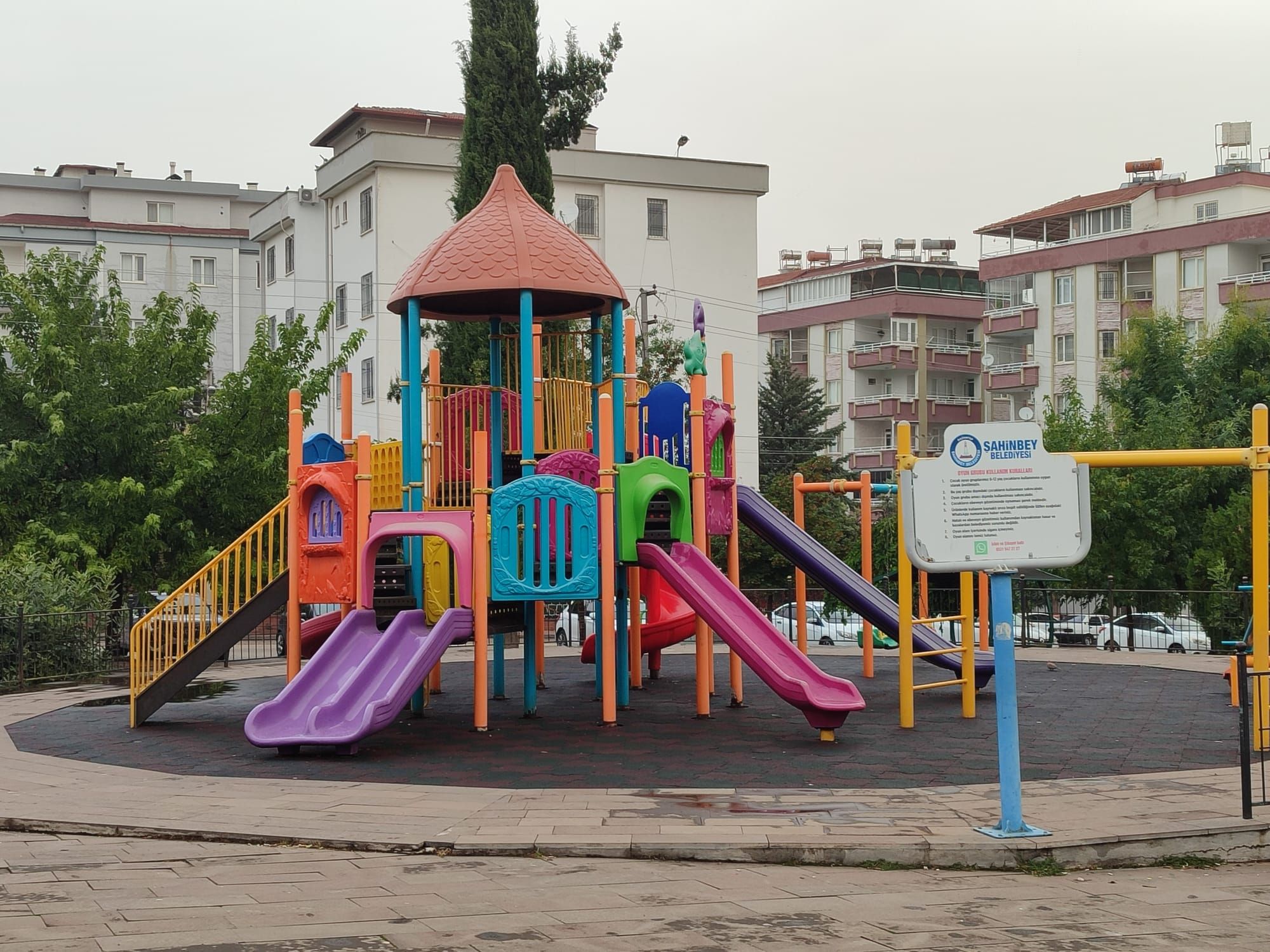 Kentte Sağanak Yağış, Parklarda Sessizlik1