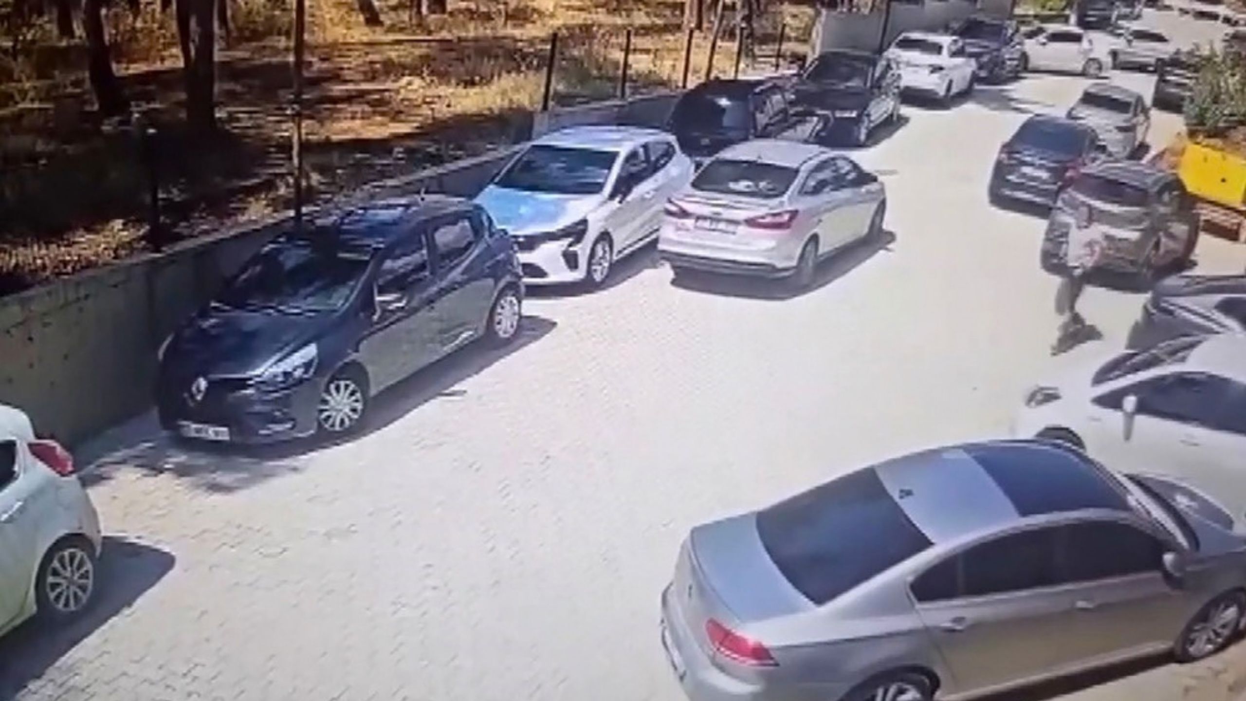 Kırıkhan'daki Tehlikeli Olay Güvenlik Kamerasına Nasıl Yansıdı (2)