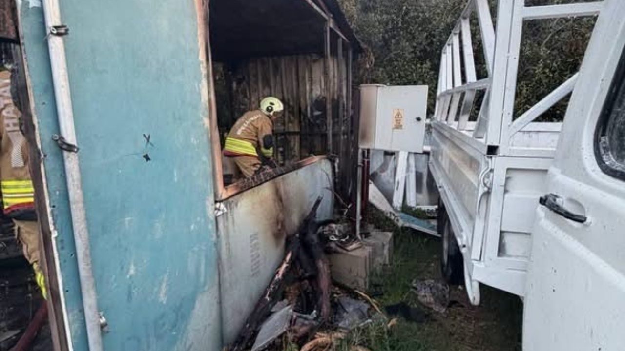 Kulübede Başlayan Alevler 3 Araca Sıçradı (2)