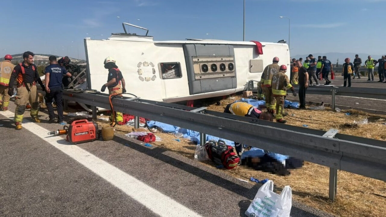 Manisa Akhisar'da Otobüs Kazası: 11 Ölü, 27 Yaralı
