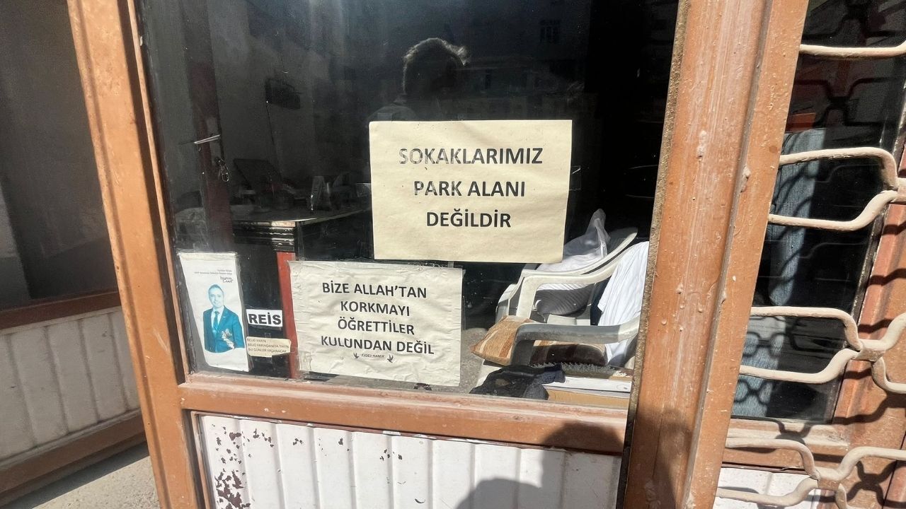 Müşteri İçin Değil, Vakit Geçirmek İçin! 74 Yaşındaki Namık Amca'nın Sıra Dışı Dükkanı (1)