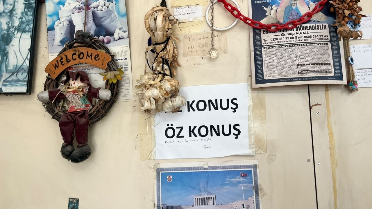 Müşteri İçin Değil, Vakit Geçirmek İçin! 74 Yaşındaki Namık Amca'nın Sıra Dışı Dükkanı (3)