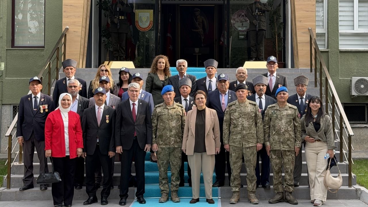 Osmaniye 12. Komando Tugay Komutanlığı Sancağını Teslim Aldı (3)