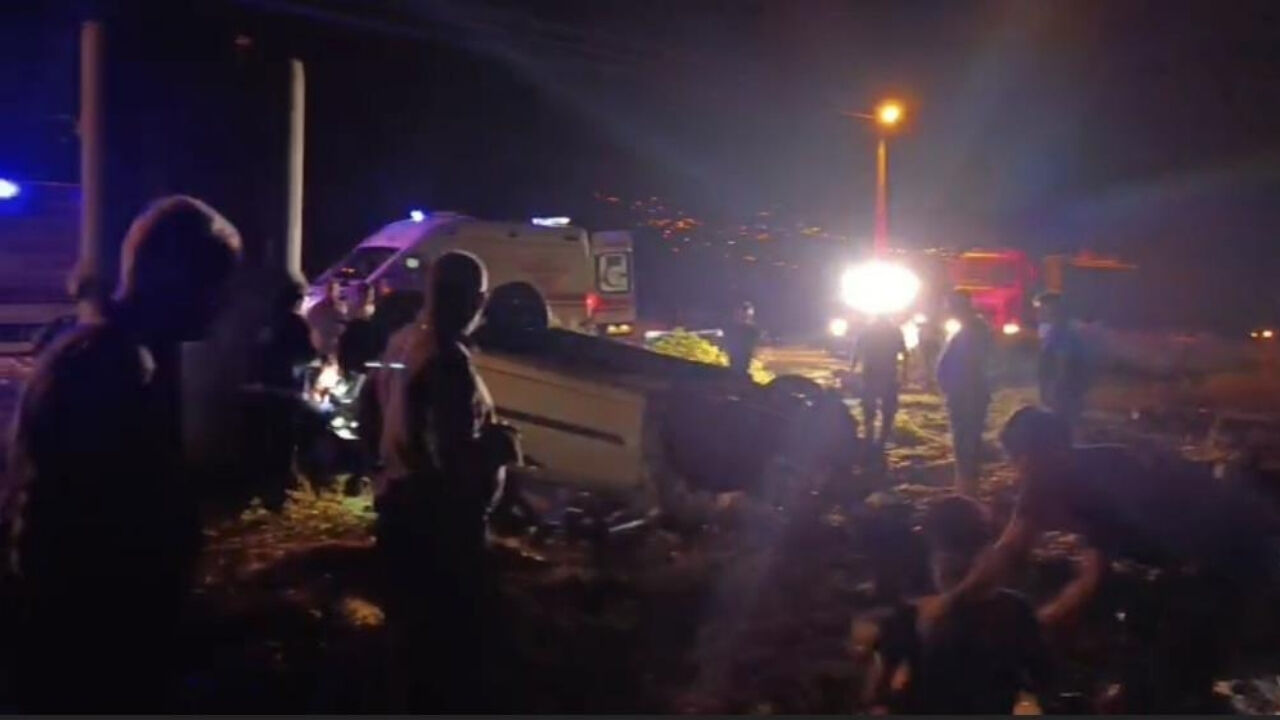 Osmaniye Düziçi'nde Feci Kaza Şarampole Devrilen Otomobilde 17 Yaşındaki Genç Hayatını Kaybetti (1)