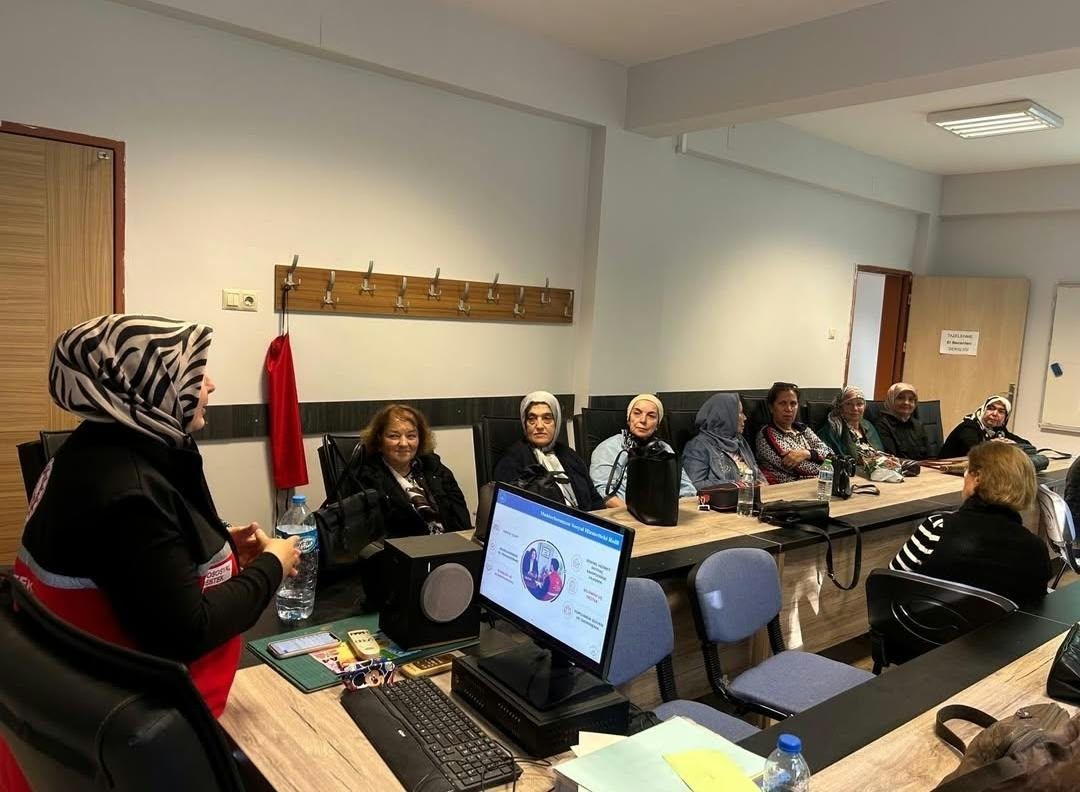 Osmaniye Korkut Ata Üniversitesi Tazelenme Üniversitesi Öğrencilerine Sosyal Hizmet Semineri