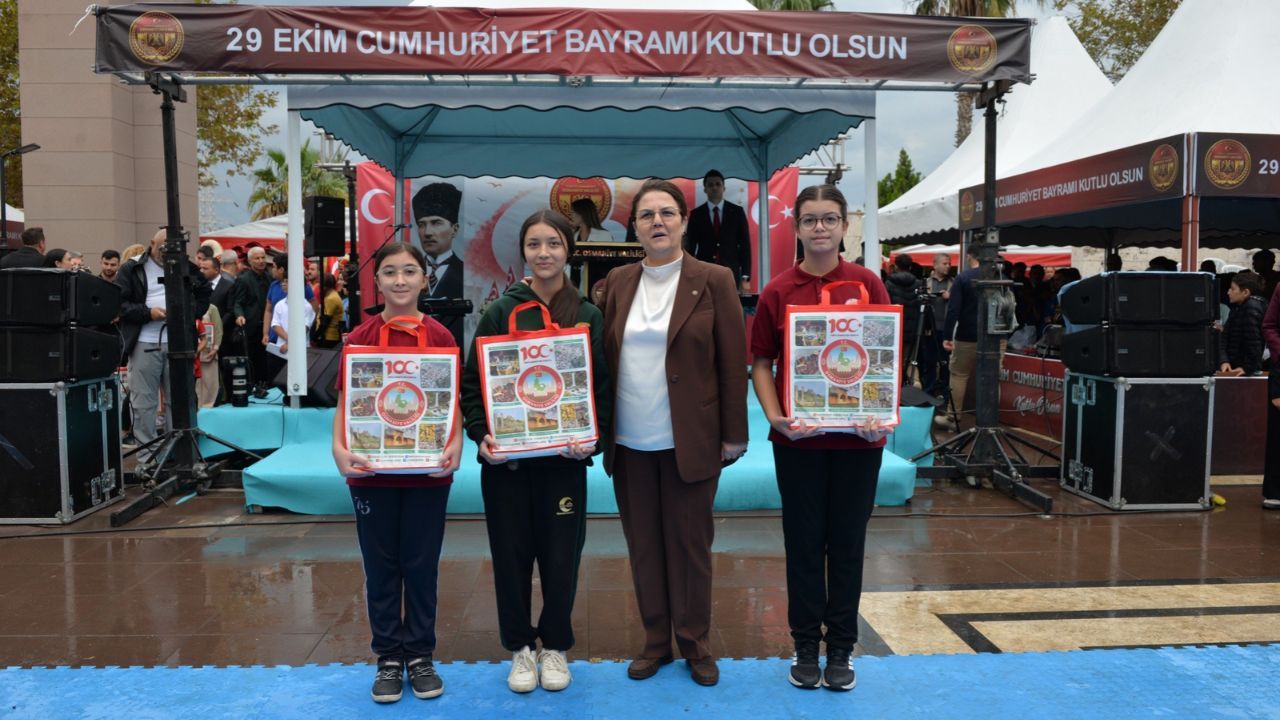 Osmaniye’de “Birlik Bizim, Kardeşlik Bizim, Cumhuriyet Bizim” Yarışmasının Ödülleri Verildi (1)