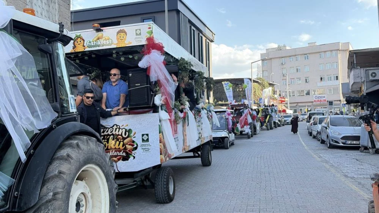 Osmaniye’de Festival Konvoyu Geçti, Caddeler Renklendi