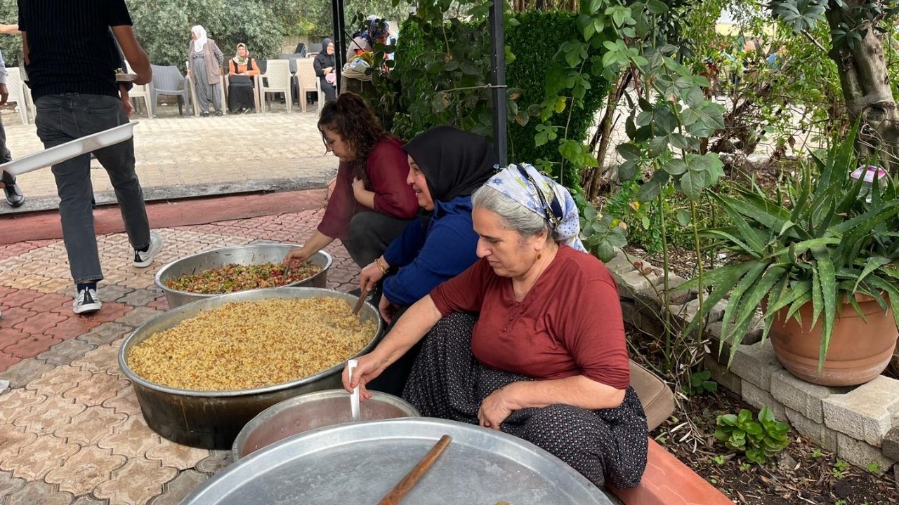 Osmaniye'de İmece Usulü Düğün Yemeği Geleneği Bozulmadı