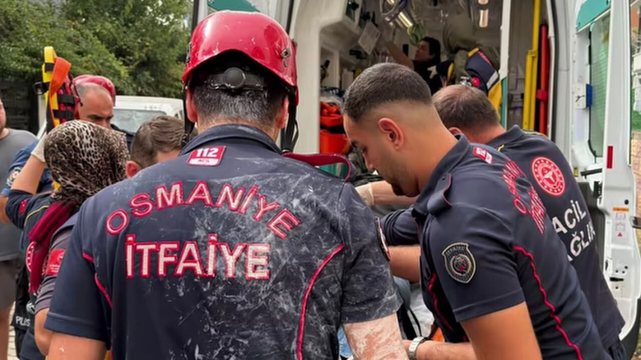 Osmaniye’de İskele Çöktü! 2 İşçi Ağır Yaralandı, Birinin Hayati Tehlikesi Var (1)