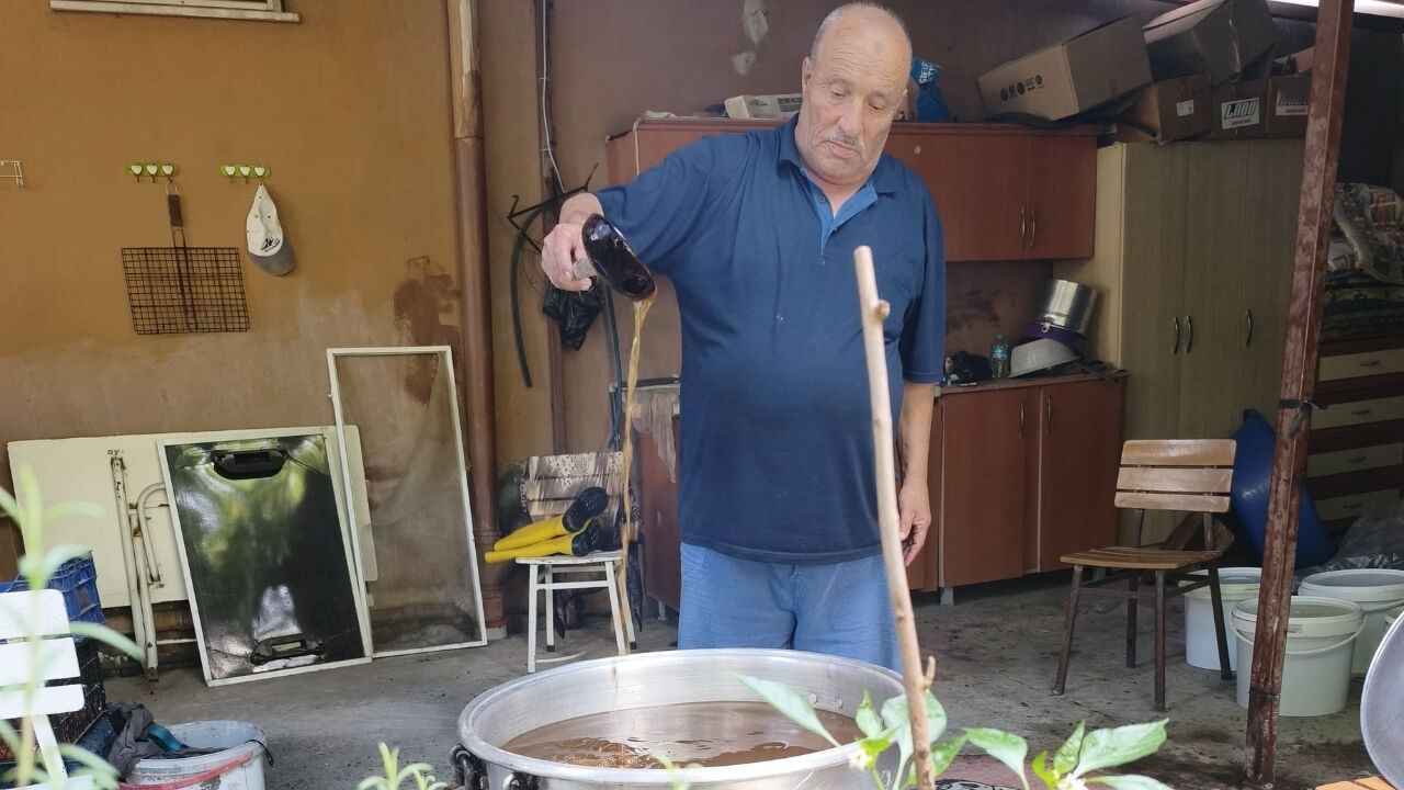 Osmaniye'de Kazanlar Kuruldu! 12 Saatlik Keçiboynuzu Pekmezi Nöbeti... (2)