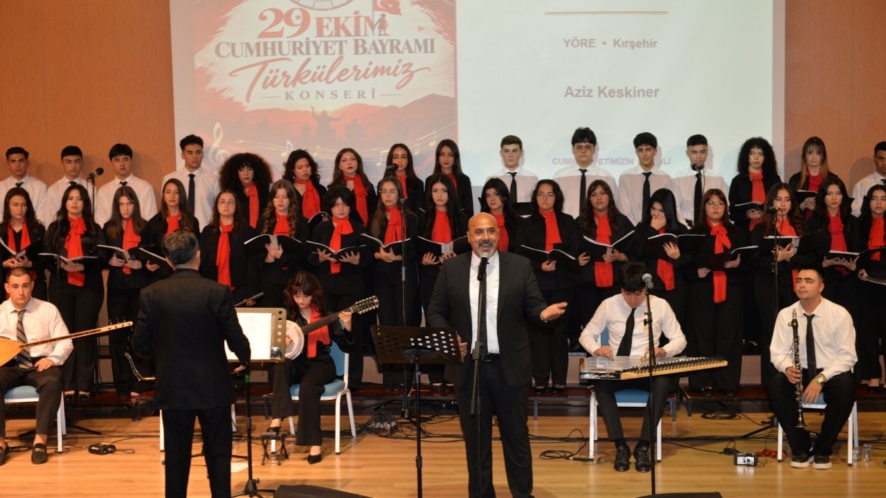 Osmaniye'de Öğrencilerden 29 Ekim'e Özel Türkü Konseri (1)