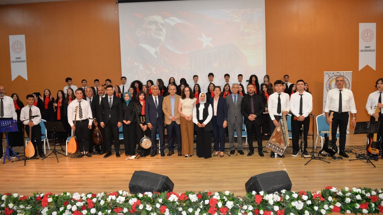 Osmaniye'de Öğrencilerden 29 Ekim'e Özel Türkü Konseri (3)