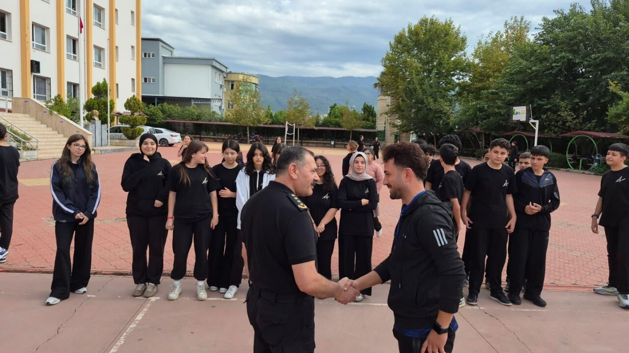 Osmaniye'de Okul Çevreleri Sıkı Takipte (1)