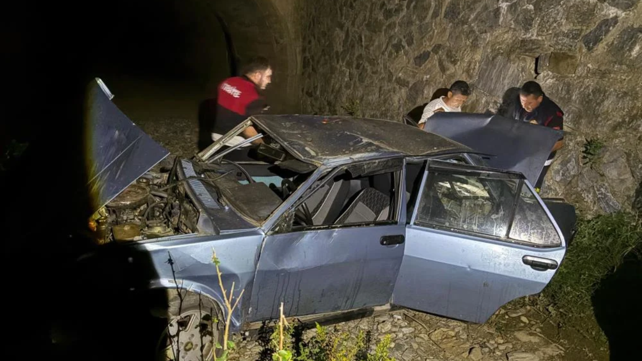 Osmaniye'de Otomobil Köprüden Uçtu, Sürücü Ağır Yaralandı (3)