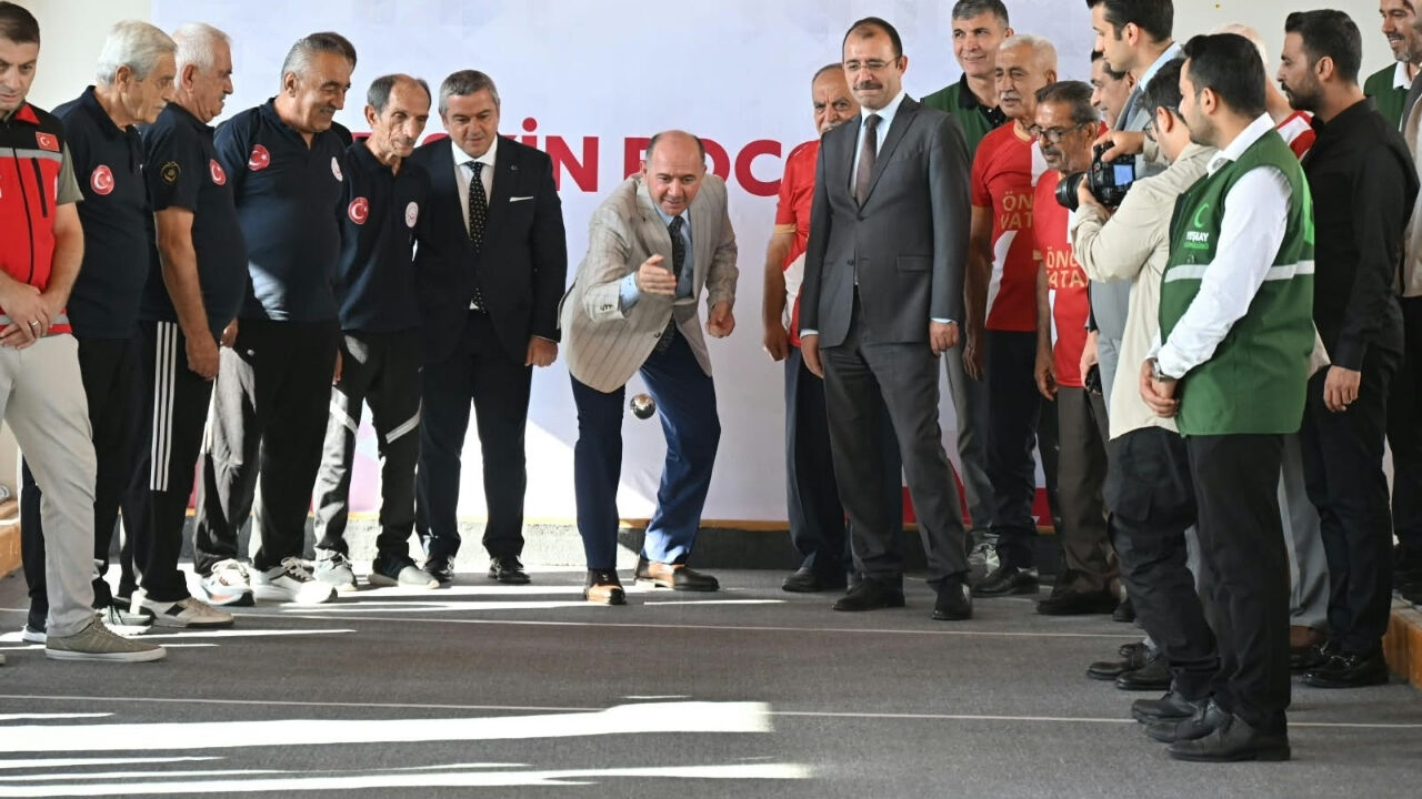 Osmaniye'de Ulu Çınarlar Enerjileriyle Gençlere Taş Çıkarttı (1)